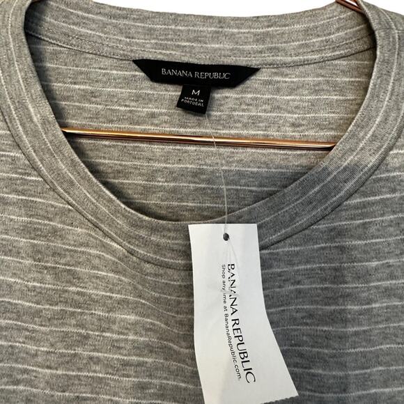 Banana Republic NWT medium Women’s striped multi fabric top - Picture 3 of 6